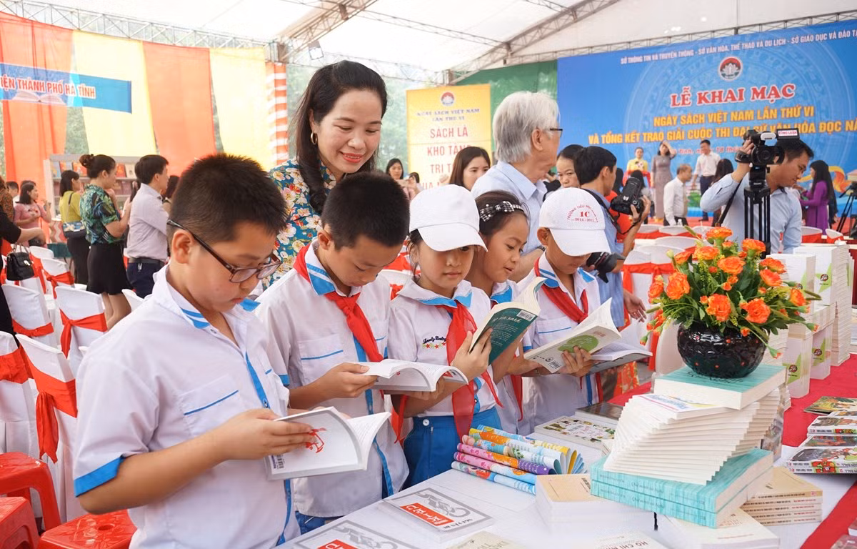 Đọc sách phải thường nhật, không chỉ trào lưu -0