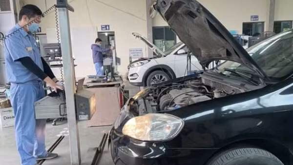 Đăng kiểm ôtô: Lại ùn tắc