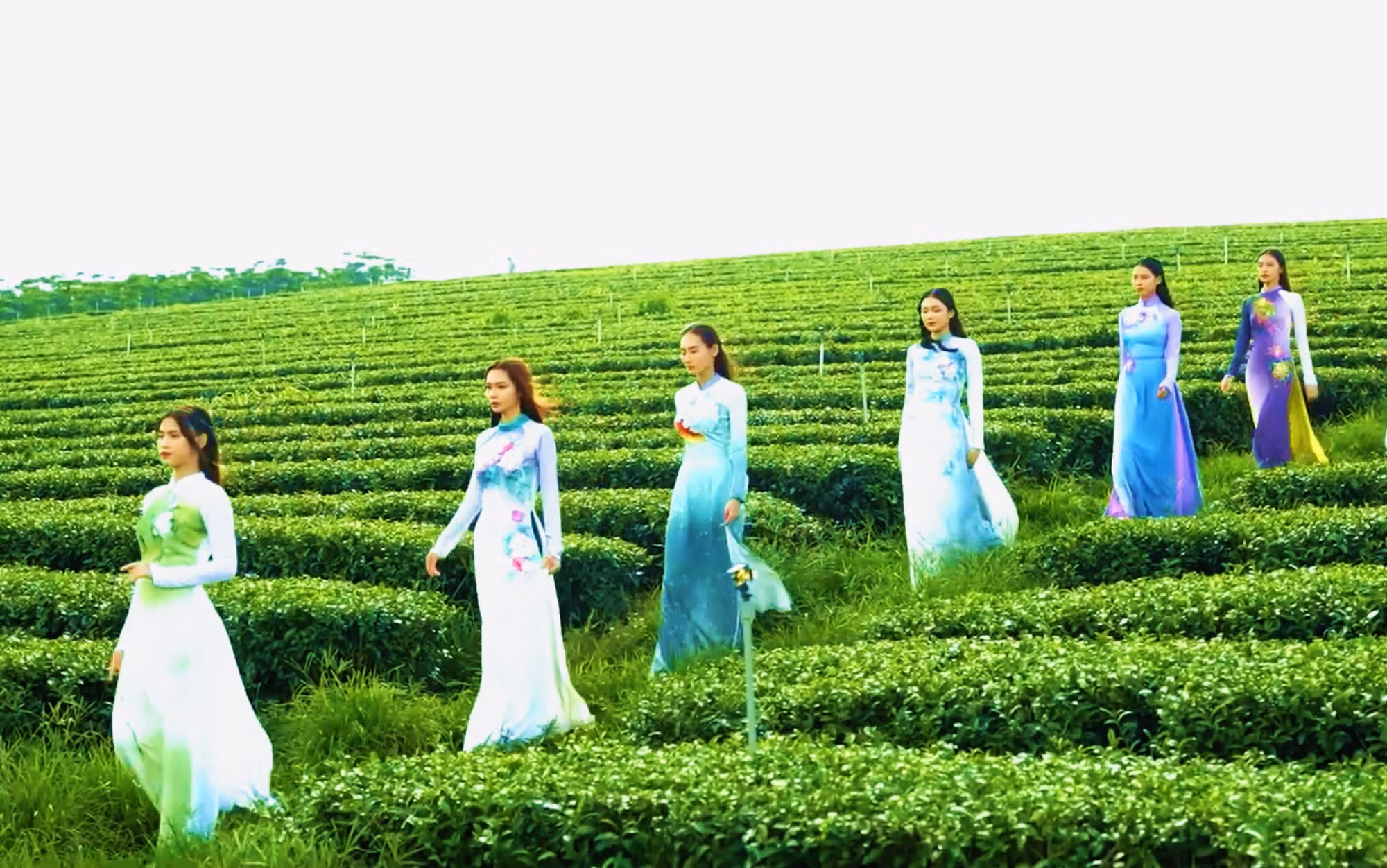 Khởi động “Fashion Tour” - chương trình quảng bá văn hóa Việt bằng thời trang