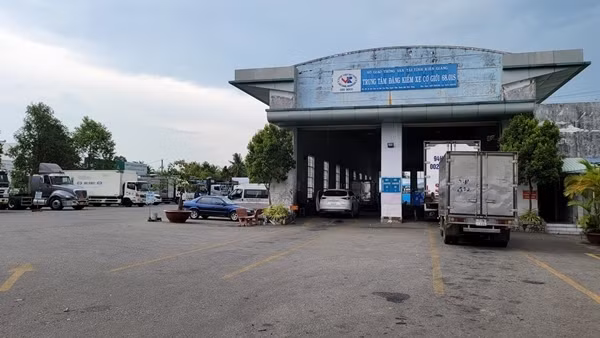 Nhiều trung tâm đăng kiểm tăng ca kiểm định trong kỳ nghỉ lễ