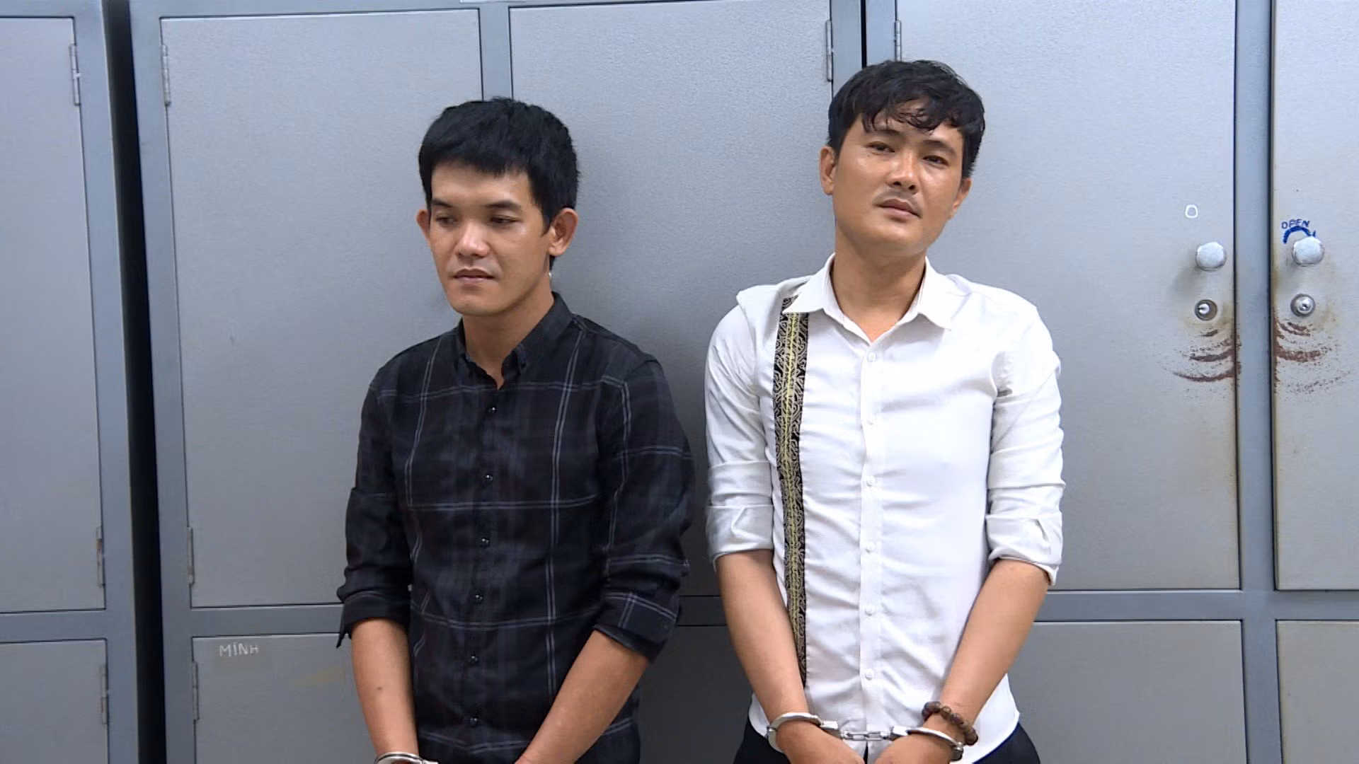 Khởi tố, bắt tạm giam hai đối tượng chống người thi hành công vụ -0