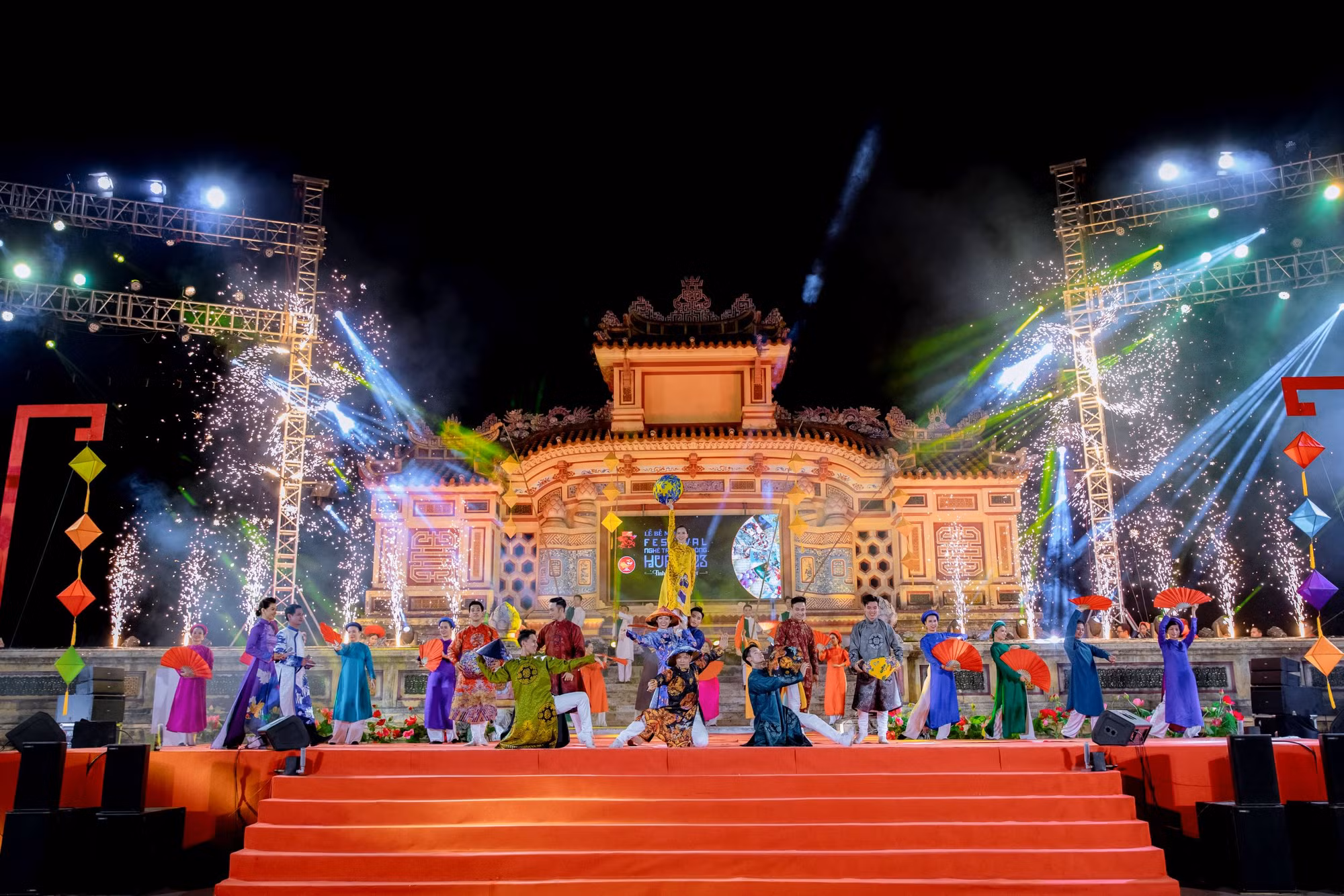 Nhiều kỷ lục Việt Nam được xác lập tại Festival Nghề truyền thống Huế 2023 -0