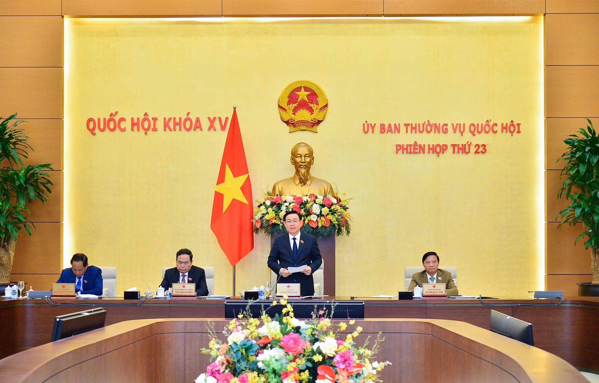 Uỷ ban Thường vụ Quốc hội cho ý kiến việc sửa đổi nghị quyết về lấy phiếu tín nhiệm -0