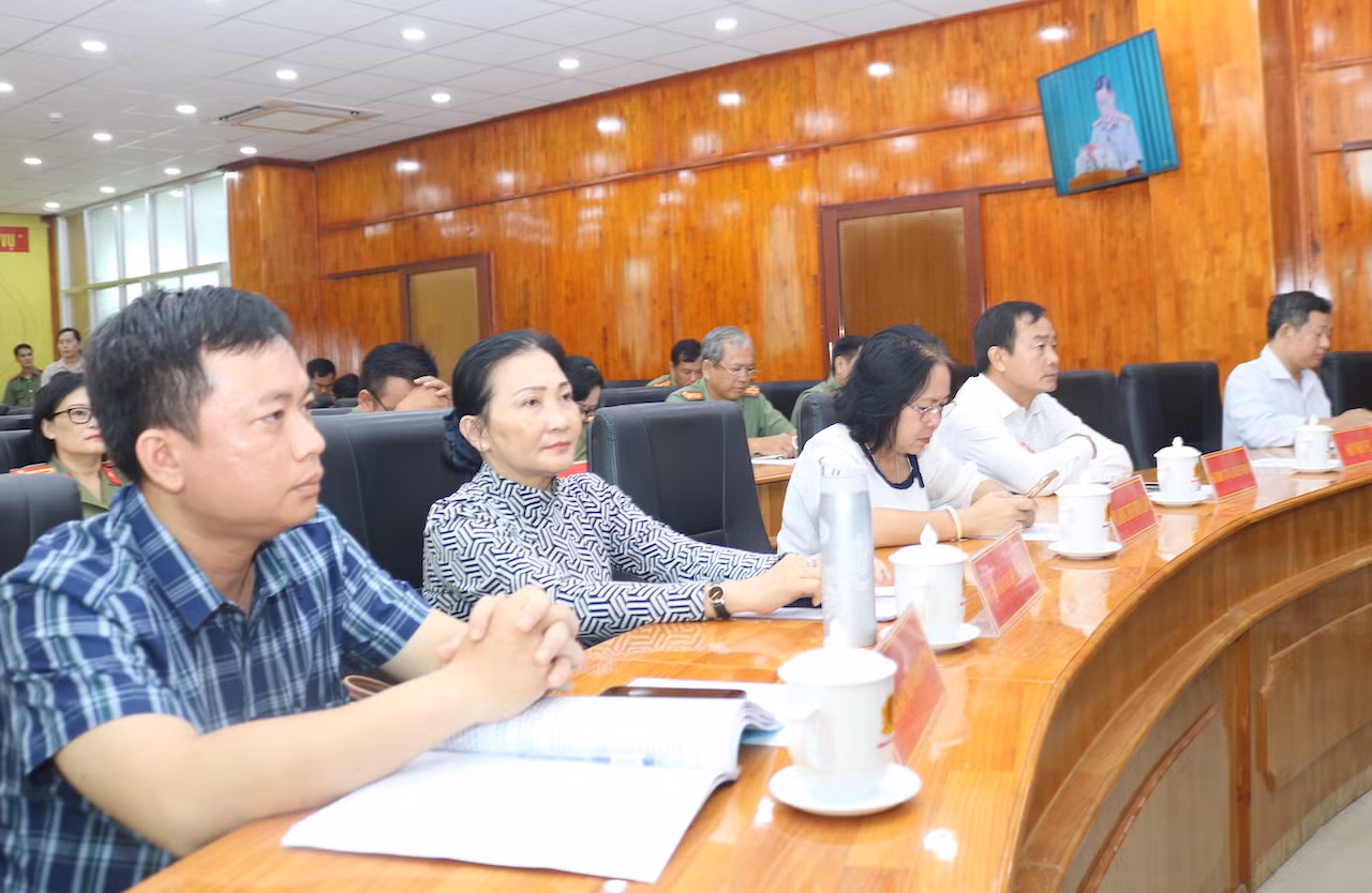 Công an Vĩnh Long tổ chức lấy ý kiến đối với các dự án Luật do Bộ Công an chủ trì -0