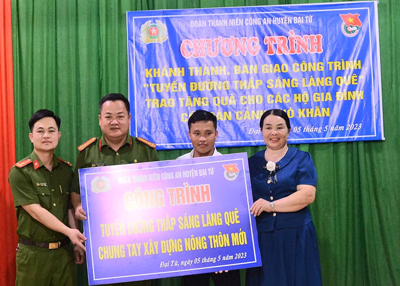 Công an huyện Đại Từ góp phần xây dựng nông thôn mới -0