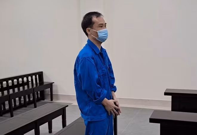 Lao taxi tốc độ cao vào xe máy để trả thù, tài xế lĩnh 8 năm tù -0