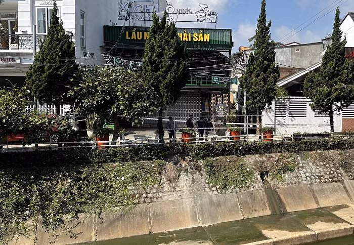 Thanh niên 19 tuổi bị đâm tử vong lúc rạng sáng -0