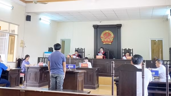 Thợ hàn gây cháy, cơ sở quảng cáo phải bồi thường trên 21 tỷ đồng