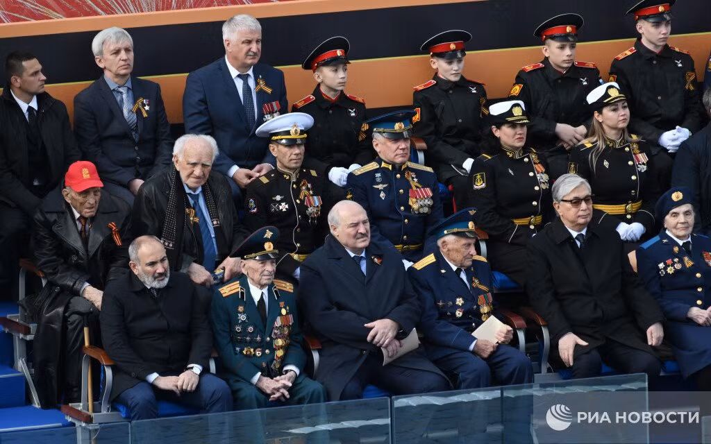 Nga duyệt binh Chiến thắng: Tổng thống Putin ca ngợi lực lượng chiến đấu ở Ukraine -0
