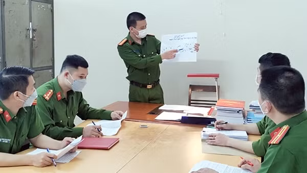 Triệt phá nhiều ổ nhóm hoạt động "tín dụng đen"