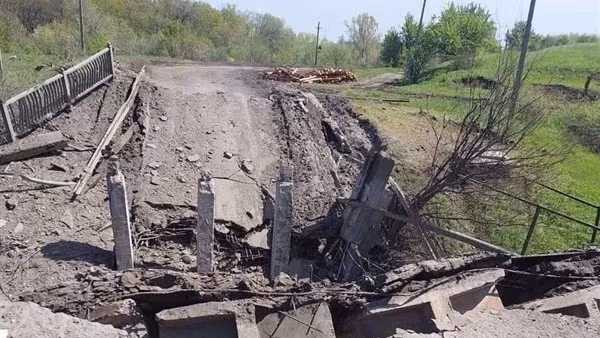 Nga đánh sập cầu tiếp tế huyết mạch duy nhất của Ukraine đến Bakhmut