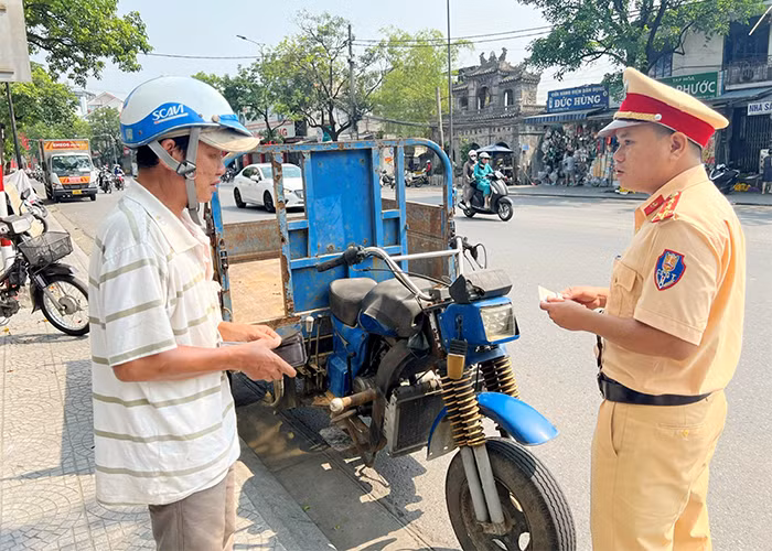 TP Huế kiên quyết xử lý xe thô sơ 3-4 bánh -0