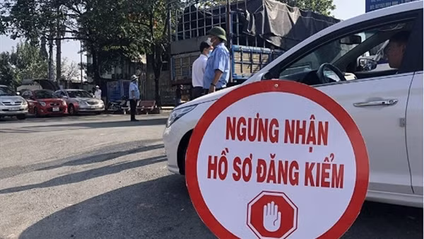 Vẫn có tình trạng “cò mồi” đăng kiểm nhanh