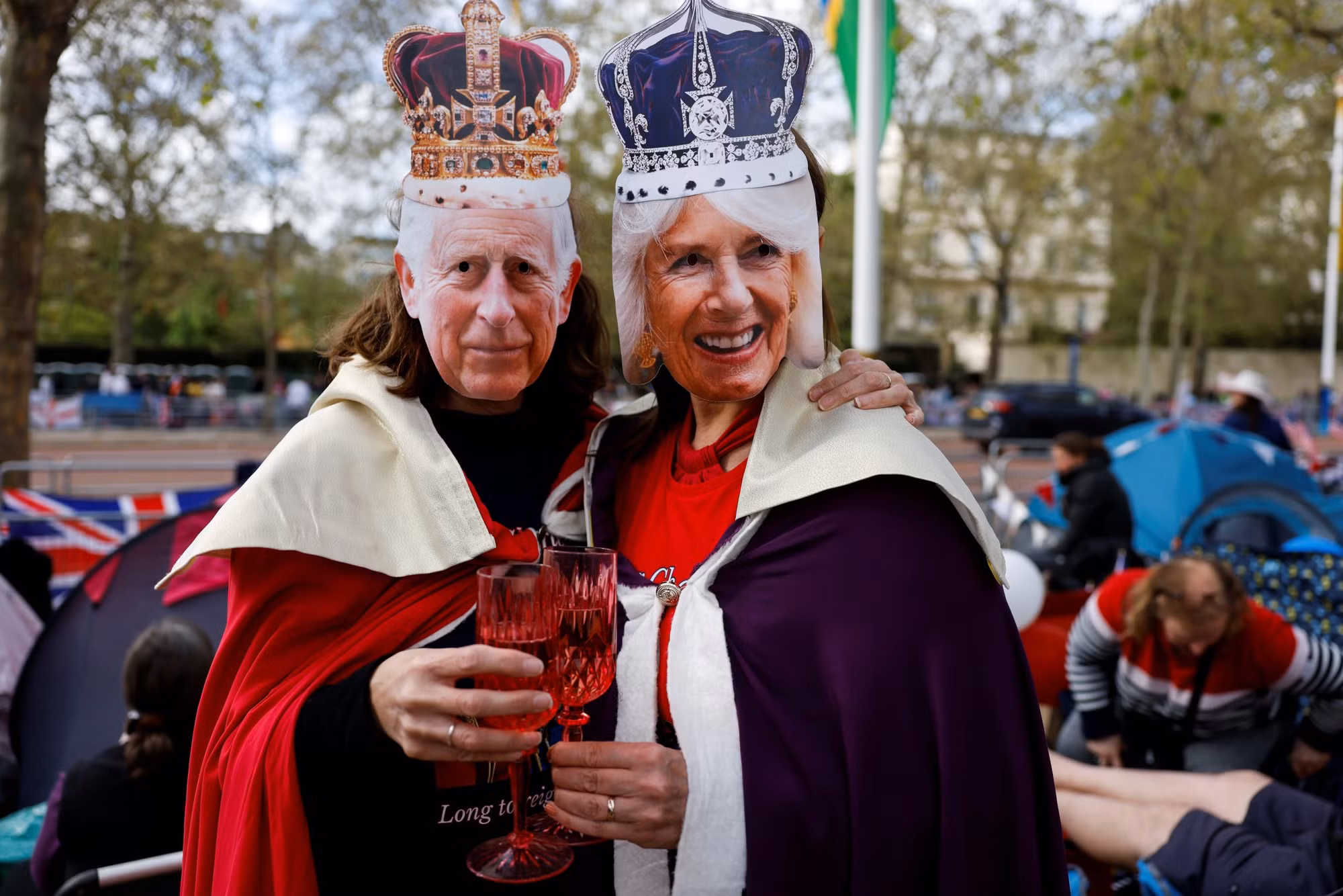 Vua Charles III nguyện cầu mọi người đều được dẫn dắt tới con đường hòa bình -0