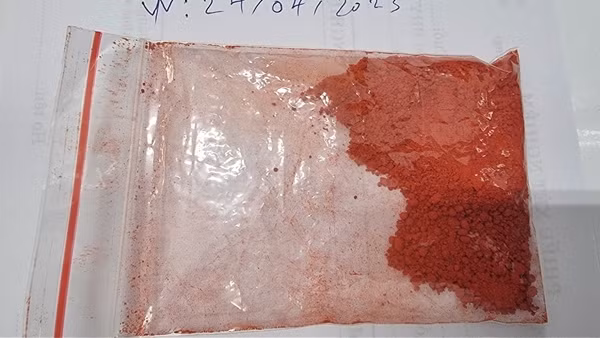 Mua bột màu về chế biến món nem rán, hai mẹ con bị ngộ độc