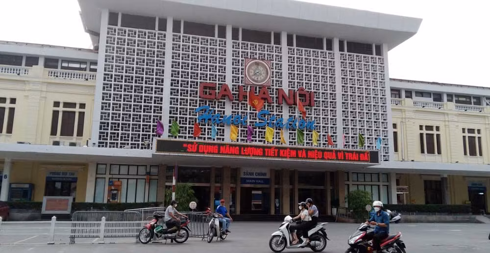 2-ga hà nội cuối phố trần hưng đạo.jpg -0