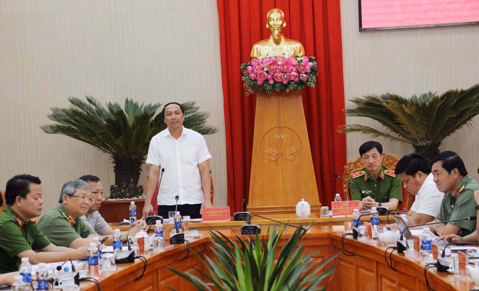 Nhìn nhận, đánh giá những tồn tại&nbsp;trong quá trình thực hiện triển khai Đề án 06 -0