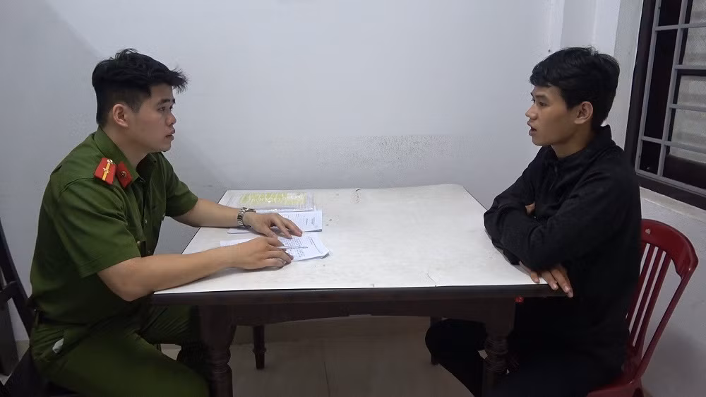 Cần tiền tiêu xài, nam thanh niên đến Công an báo tin giả bị cướp tài sản -0