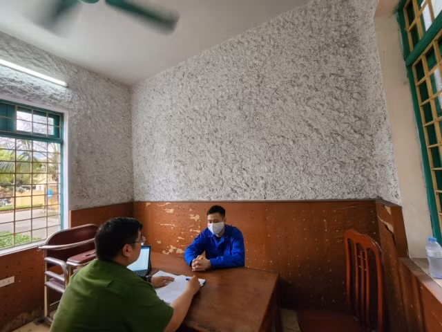 Thuê 3 xe ô tô tự lái rồi chiếm đoạt -0
