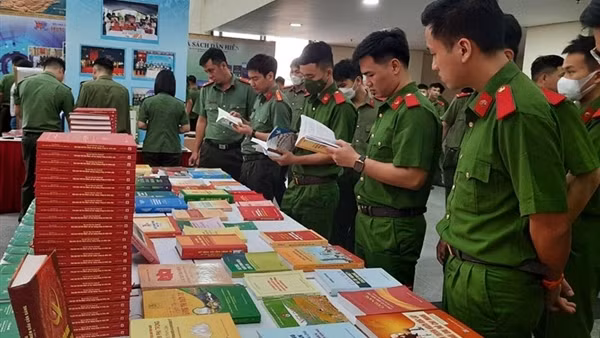 Nhiều dấu ấn từ phong trào đọc và văn hóa đọc trong CAND