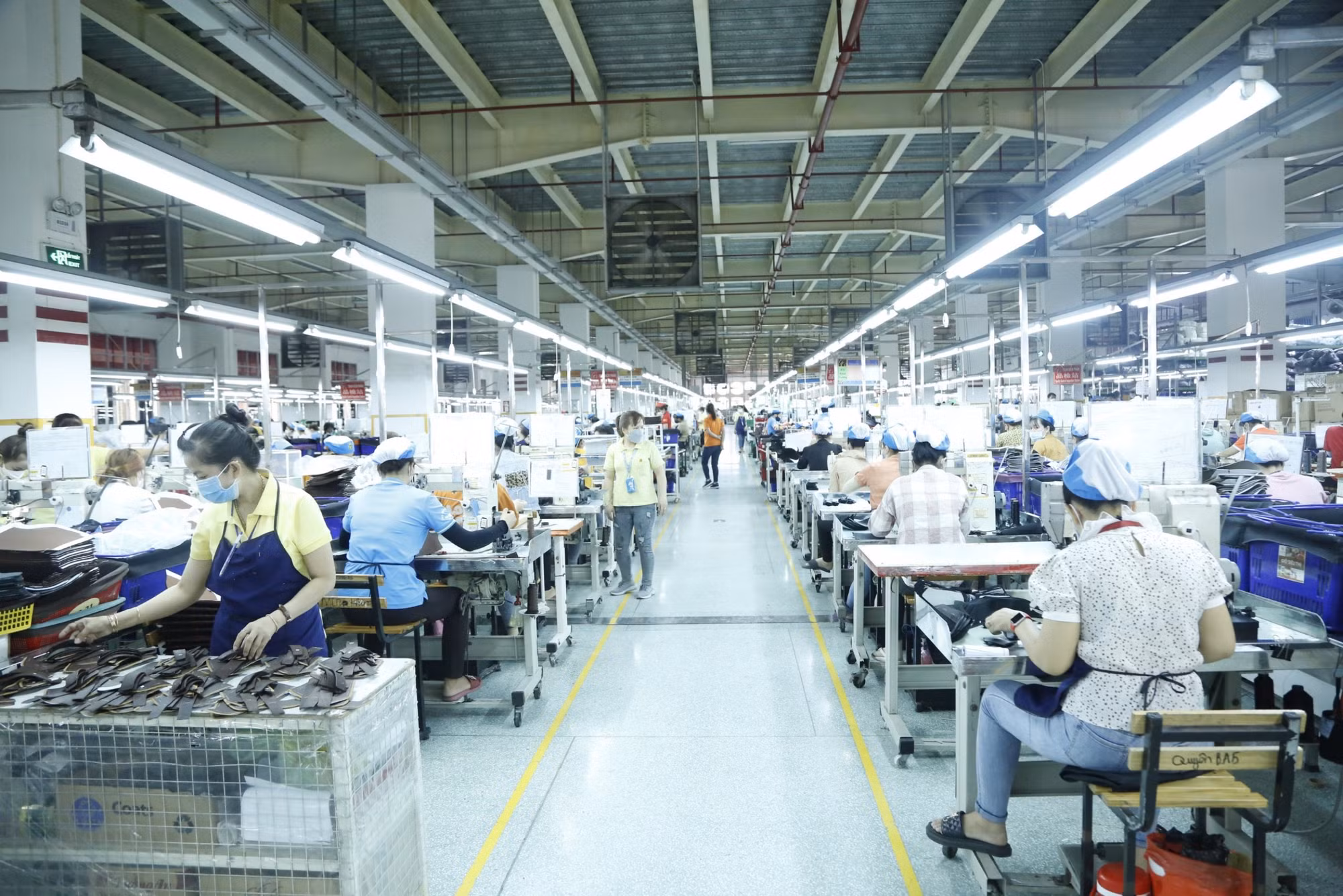 Ngăn ngừa “tín dụng đen” ở Bình Dương: Công nhân có thể ứng trước lương lúc khó khăn đột xuất -0