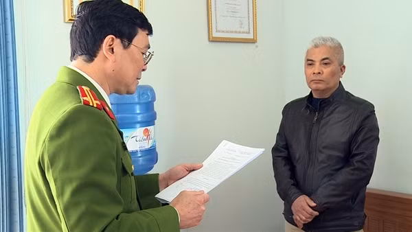 Khởi tố, bắt tạm giam 4 cán bộ đăng kiểm thủy nội địa