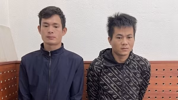 Bắt 2 tên cướp giật trên đường quê