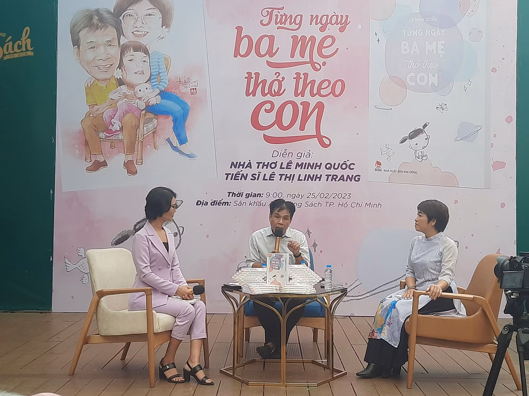 Ra mắt tùy bút “Từng ngày ba mẹ thở theo con” của Lê Minh Quốc -0