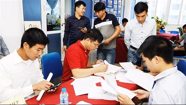 Lao động thiếu việc làm tiếp tục căng thẳng