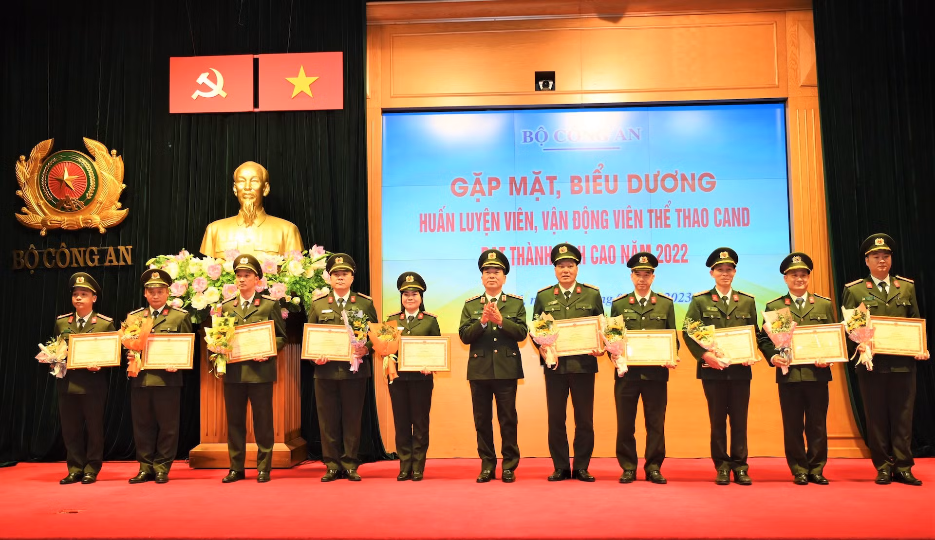 Biểu dương huấn luyện viên, vận động viên thể thao CAND đạt thành tích cao năm 2022 -0