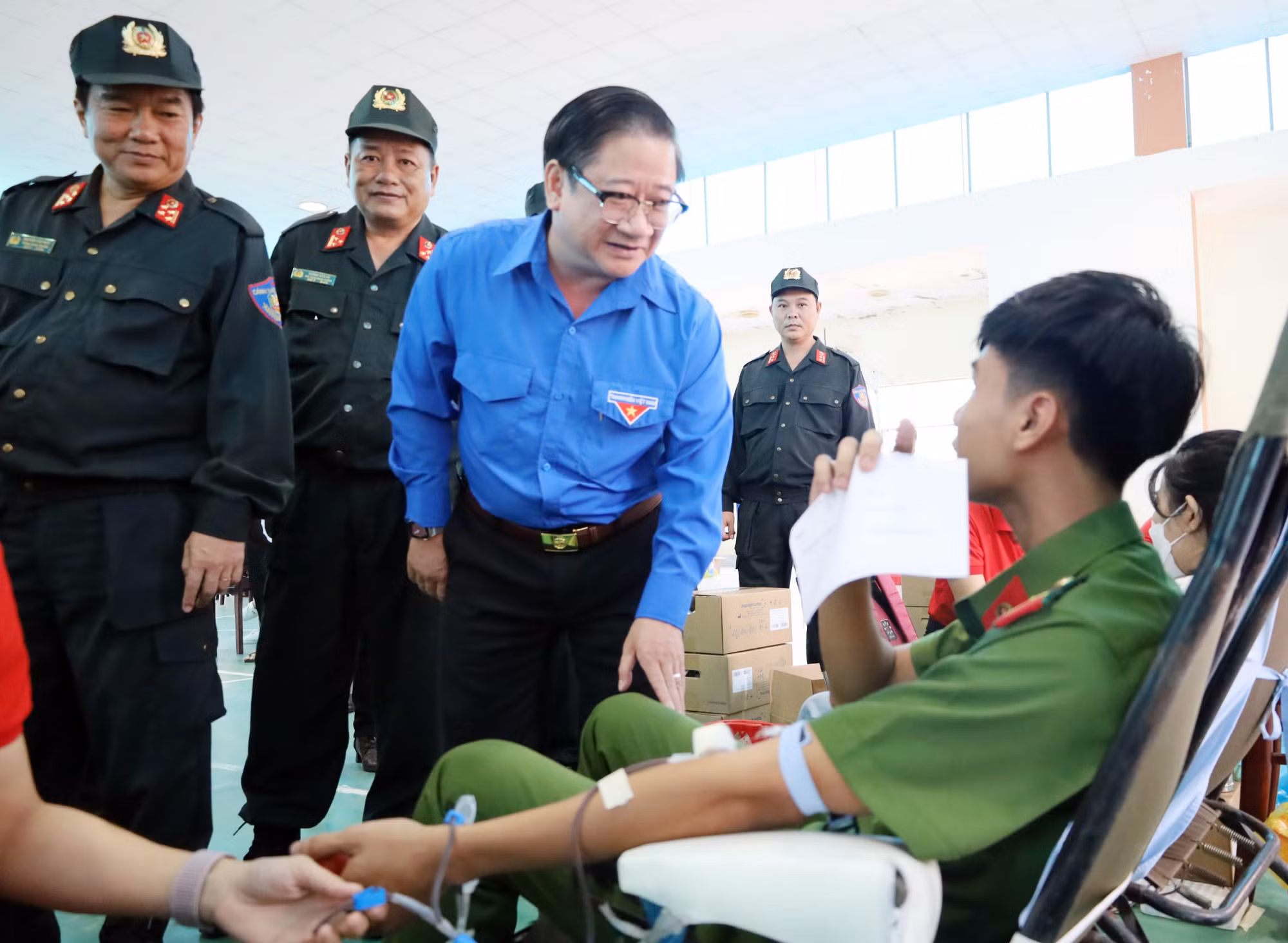 CBCS Trung đoàn CSCĐ Tây Nam Bộ hiến máu tình nguyện -0