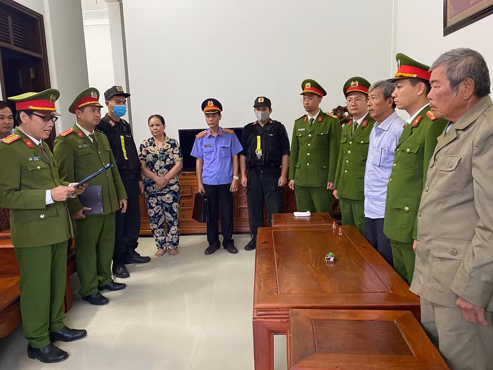 Bắt giam 4 đối tượng lập hồ sơ khống để rút hơn 34 tỷ đồng -0