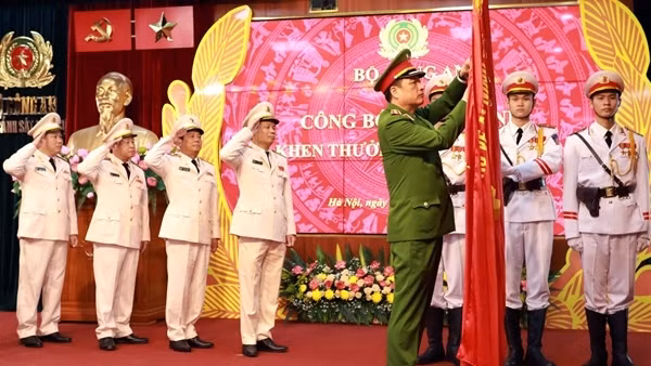 “Thương hiệu” Cảnh sát hình sự Việt Nam khiến tội phạm khiếp sợ, nhân dân mến yêu, tin tưởng