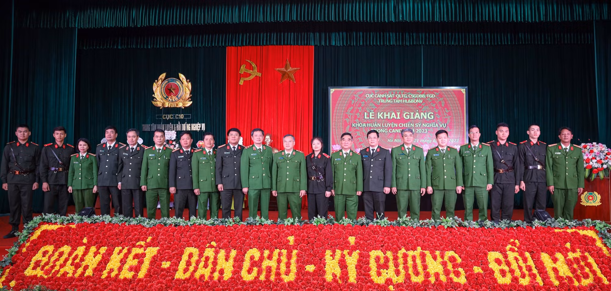 Thứ trưởng Nguyễn Văn Long: chiến sĩ mới phải xác định lập trường, vượt qua mọi khó khăn, thử thách -0