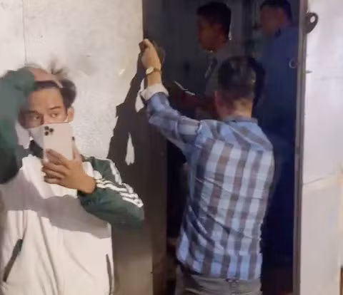 Xây dựng trái phép, nhốt luôn cán bộ đến kiểm tra -0