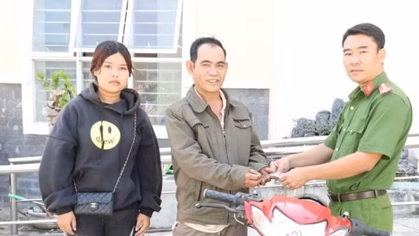 Nhận lại xe máy mất trộm, nữ sinh viết thư cảm ơn Công an phường