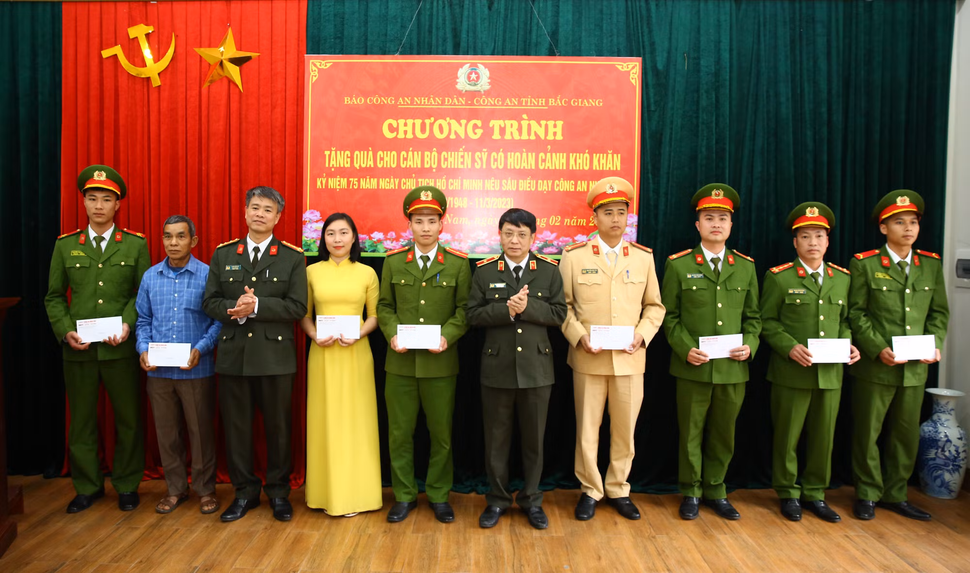 Xúc động tri ân tại nơi khởi nguồn Sáu điều Bác Hồ dạy CAND -0