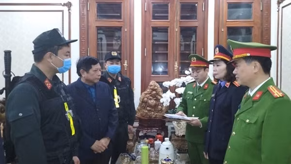Chính quyền tắc trách, doanh nghiệp lộng hành