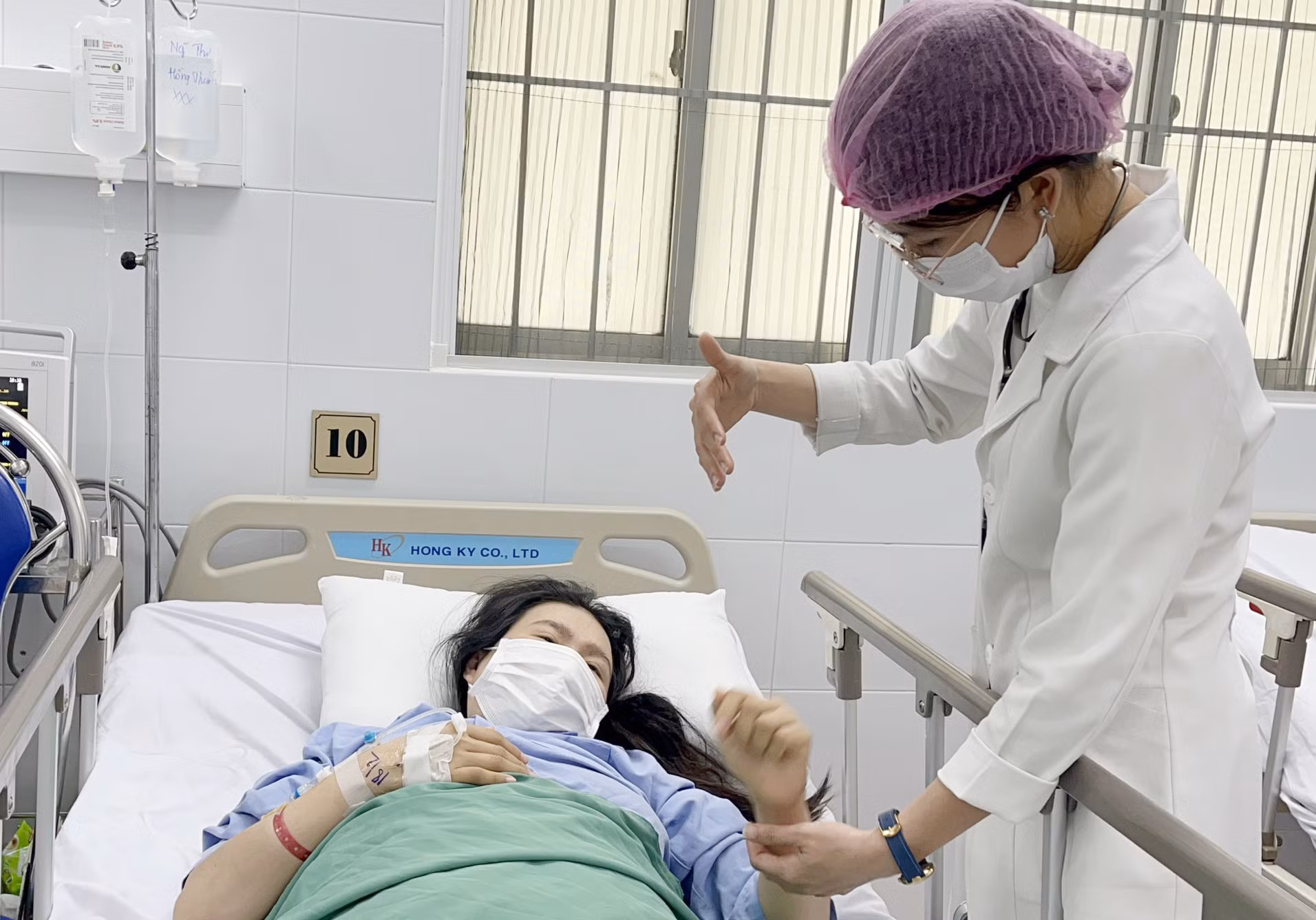 Cứu sống 2 sản phụ đột quỵ nguy kịch -1