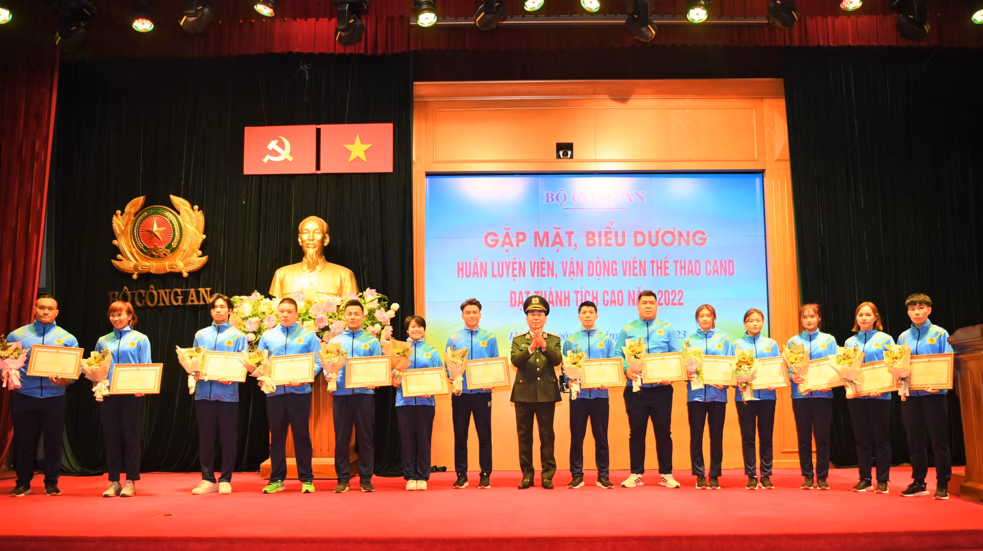 Biểu dương huấn luyện viên, vận động viên thể thao CAND đạt thành tích cao năm 2022 -1