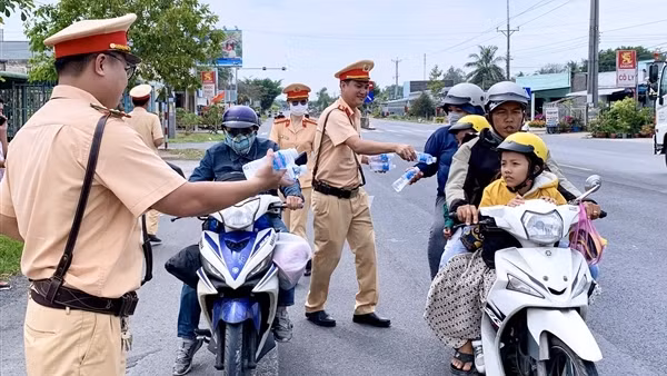 CSGT Bạc Liêu xử phạt trên 1.000 “ma men”
