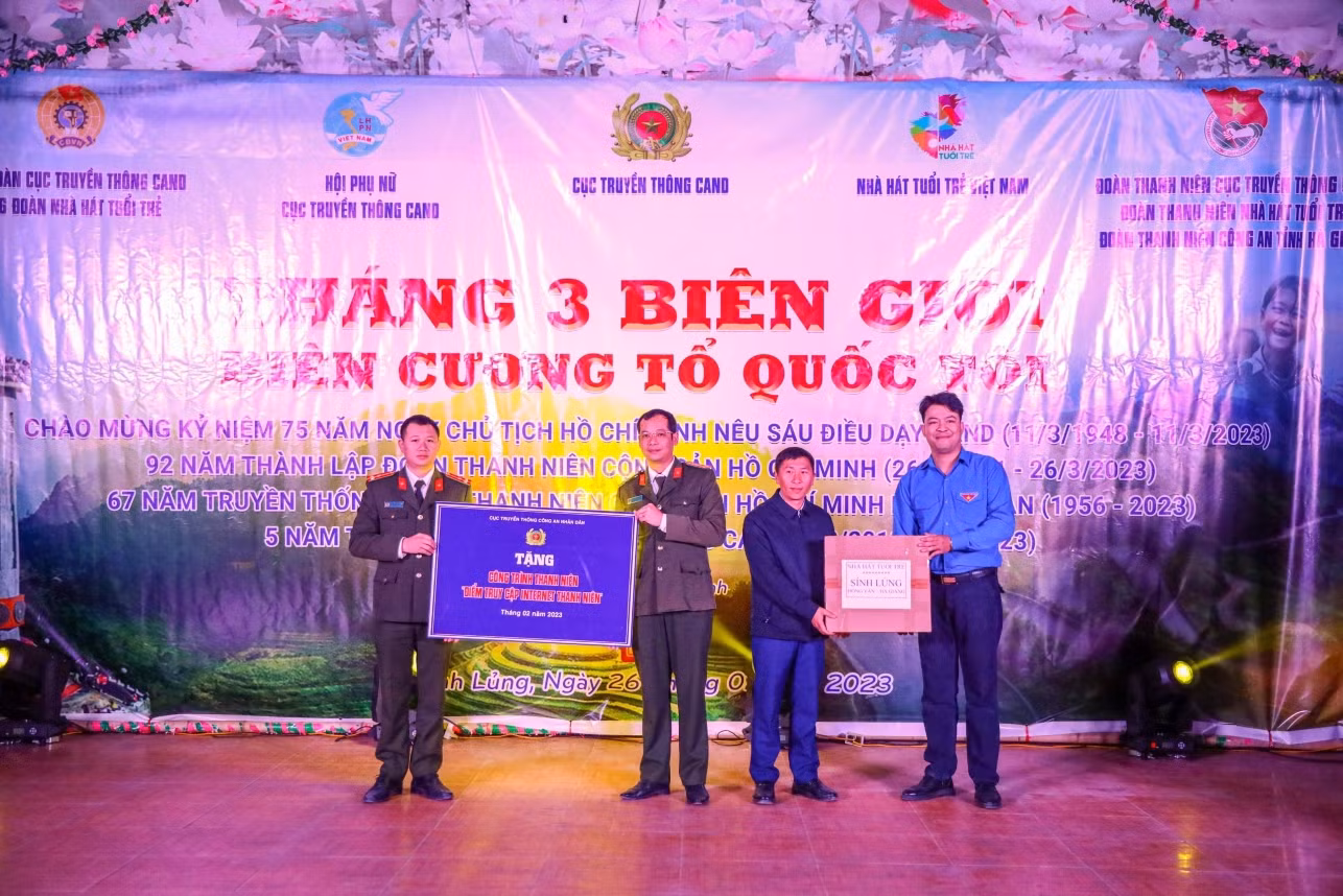 Đêm văn nghệ đặc biệt nơi miền cao nguyên đá Hà Giang -0