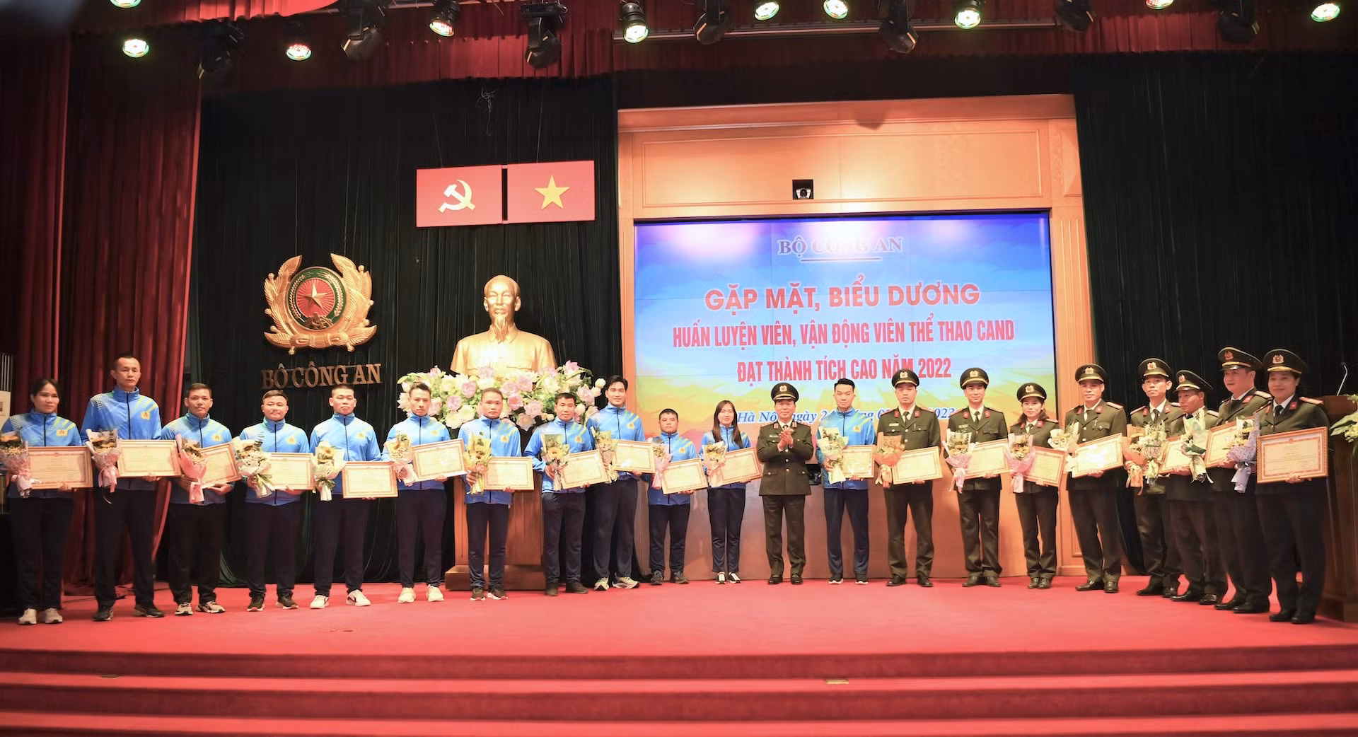 Biểu dương huấn luyện viên, vận động viên thể thao CAND đạt thành tích cao năm 2022 -0