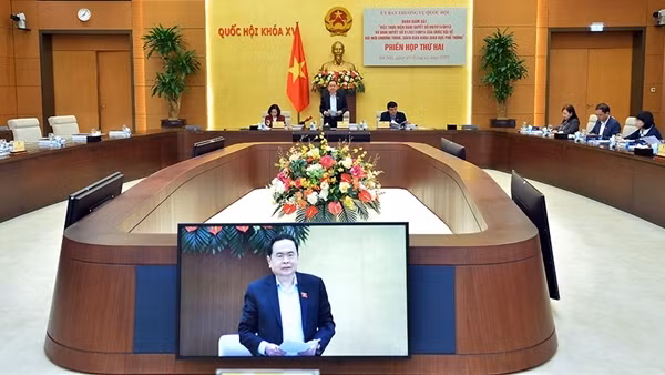 Bảo đảm chất lượng giáo viên theo yêu cầu chương trình giáo dục mới
