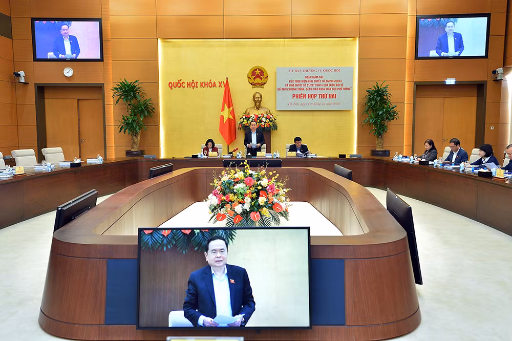 vna_potal_pho_chu_tich_quoc_hoi_tran_thanh_man_chu_tri_phien_hop_thu_hai_doan_giam_sat_ve_thuc_hien_doi_moi_giao_duc_pho_thong_6591228.jpg -0