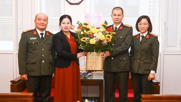 Báo CAND chúc mừng Ngày Thầy thuốc Việt Nam