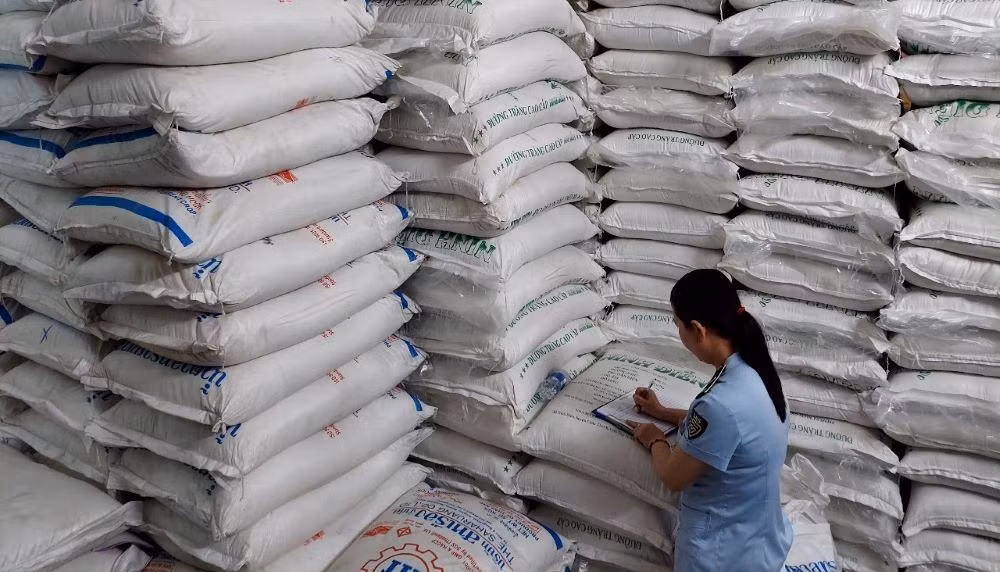 Phát hiện, thu giữ gần 40 tấn đường cát trôi nổi, không rõ nguồn gốc xuất xứ -1