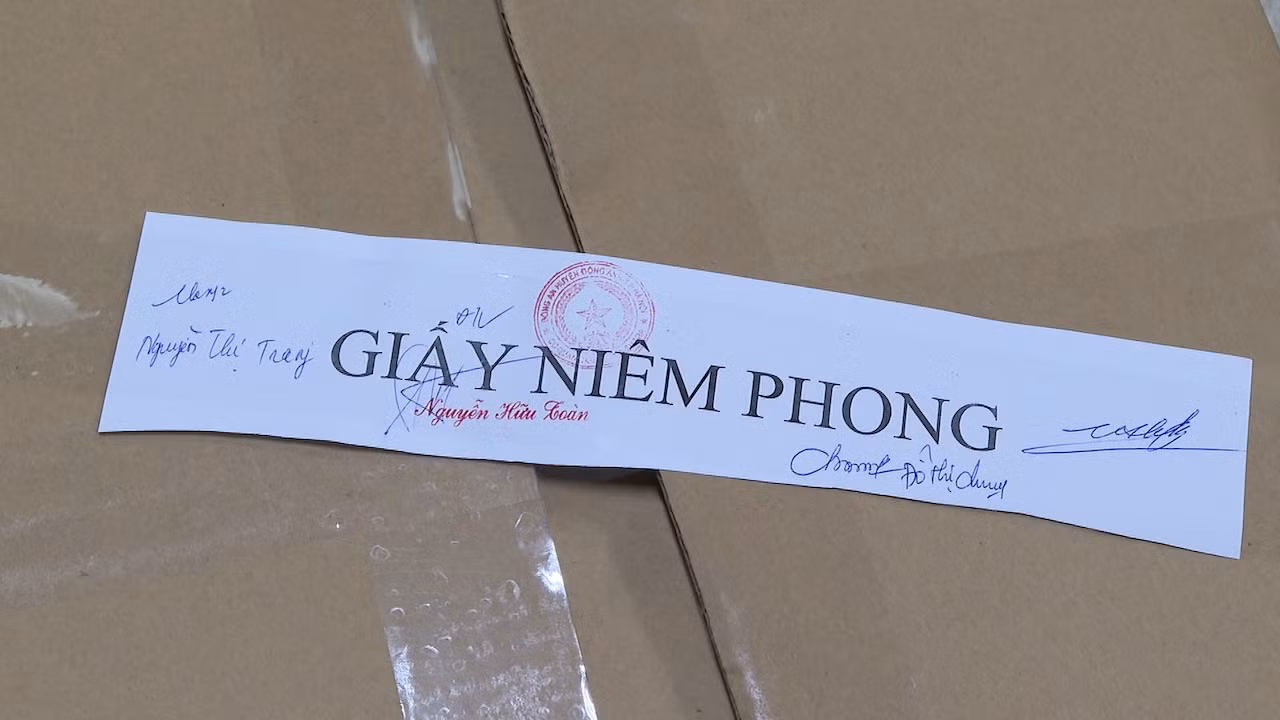 Bắt khẩn cấp giám đốc và phó giám đốc Trung tâm đăng kiểm xe cơ giới 29-07D -1
