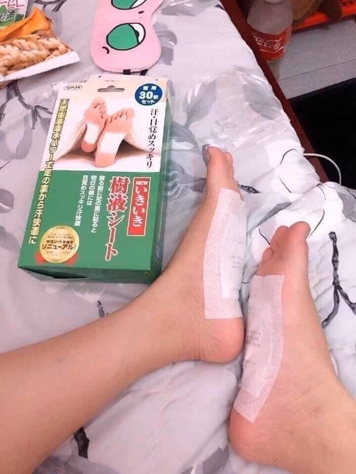 Thực hư công dụng thần kỳ của “miếng dán thải độc” -0