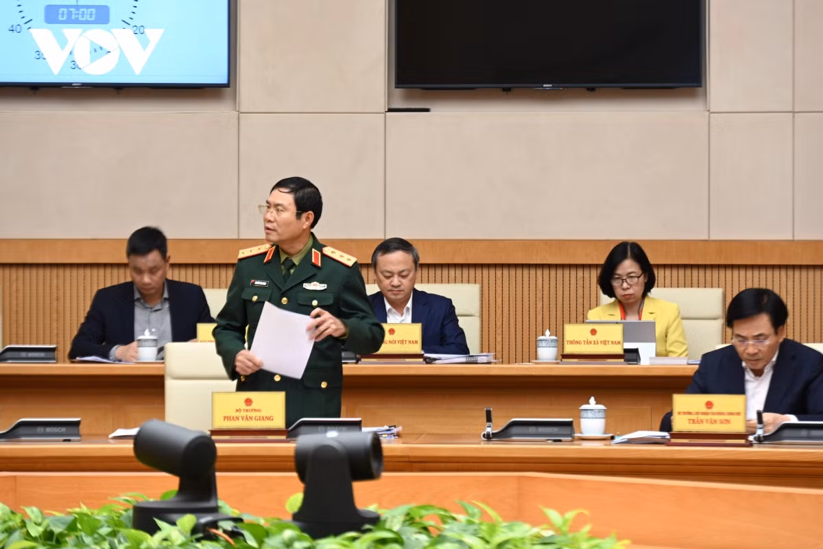 Thủ tướng: Không ít vướng mắc về thể chế đang đặt ra -0
